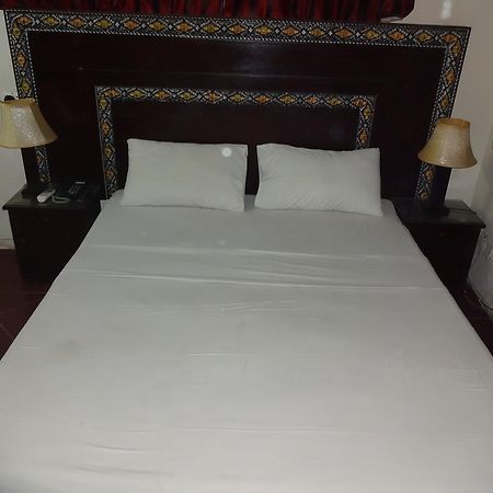 Safari Hotel Upper Mall Lahore Bagian luar foto